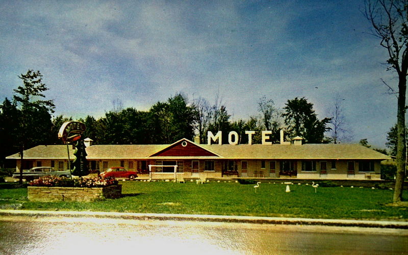 Chalet Motel - Postcard Photo (newer photo)